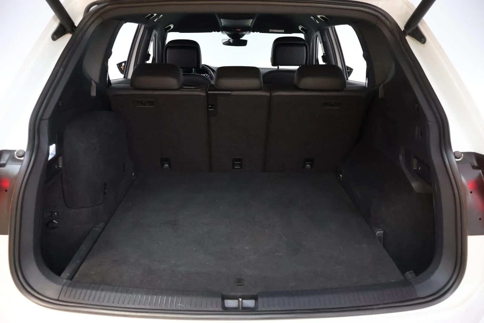 Car Image - 77KrzsmlvfeayfRYEfRrs0