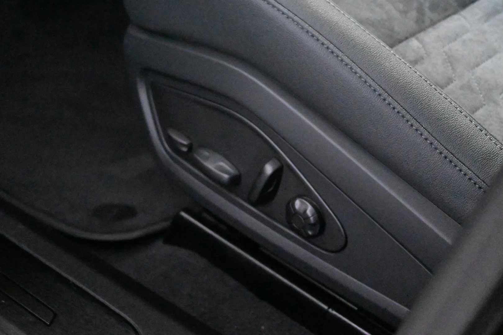 Car Image - 7btMBjPlvkDXS2skWg8tVs