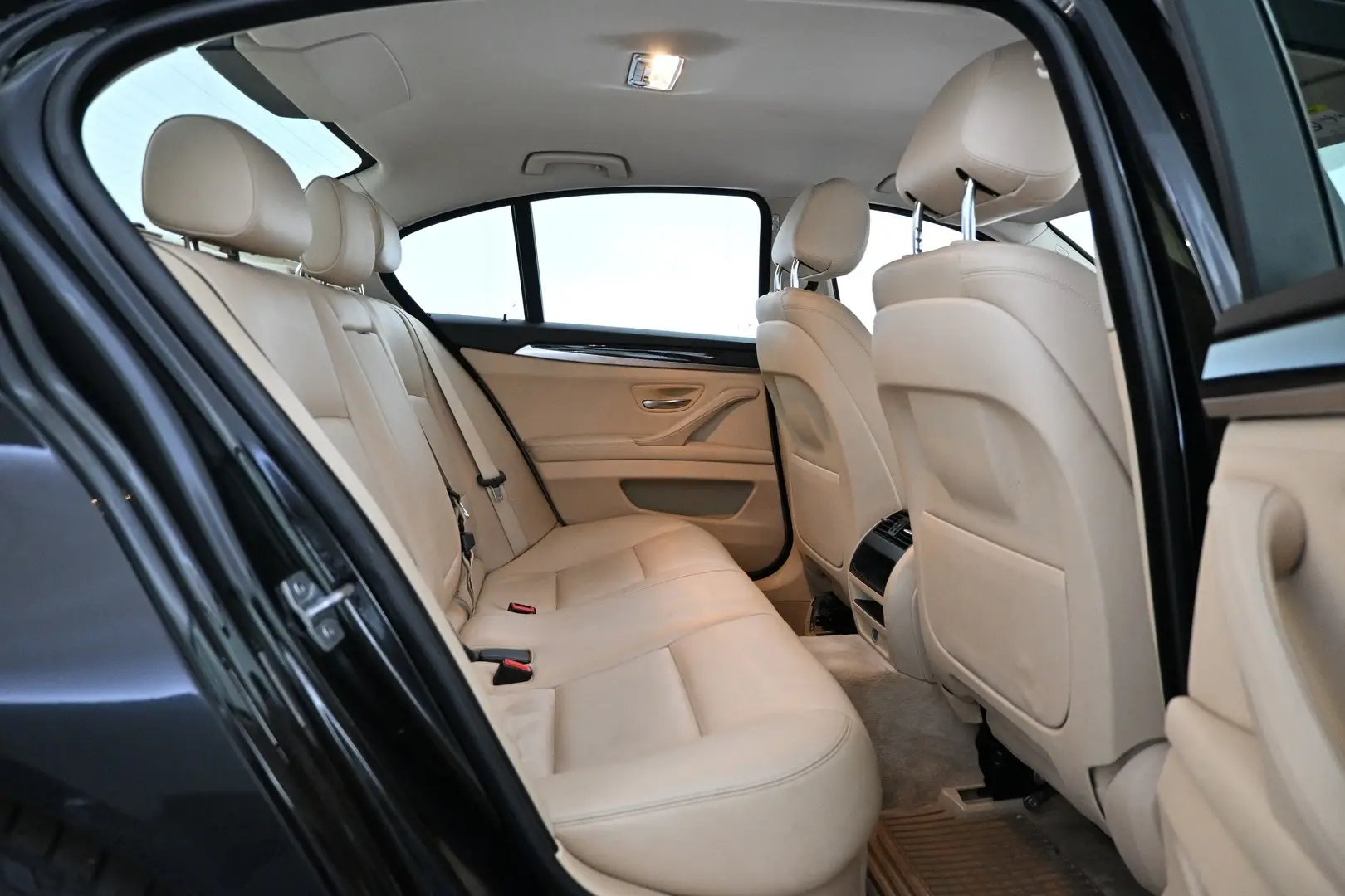 Car Image - 36vivgvO6wpU8Kz093gSFH