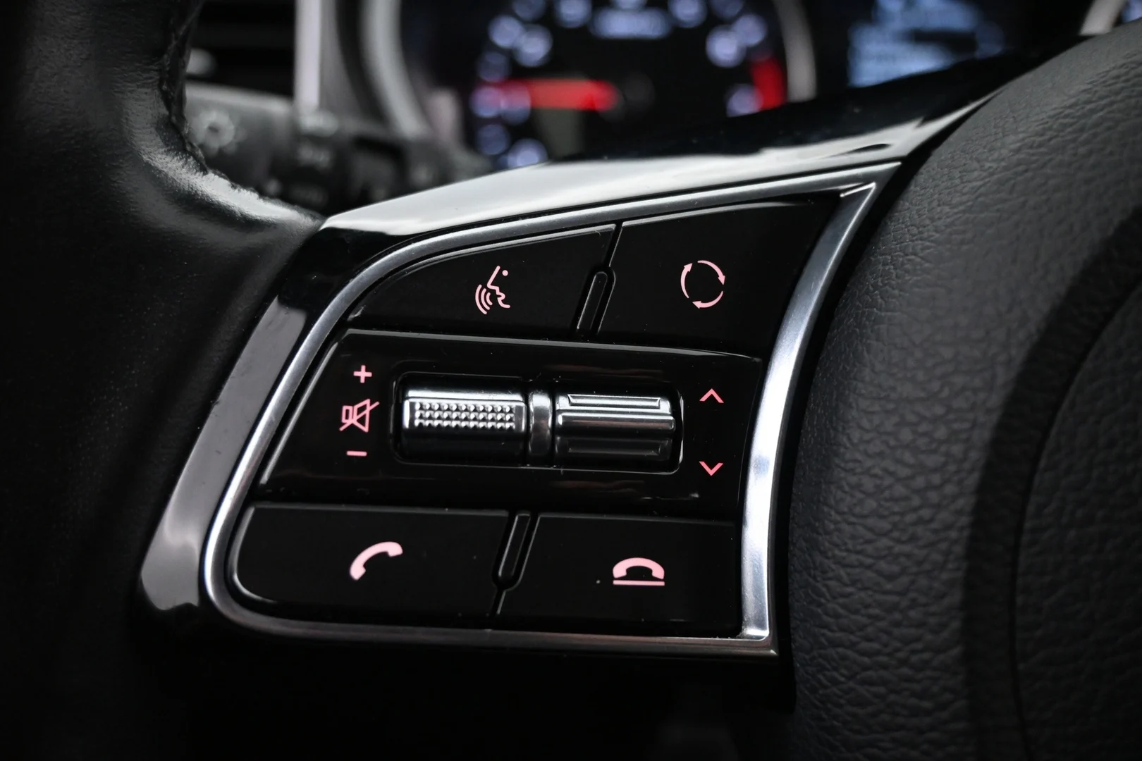 Car Image - 4dTVr2cbJpVi4IwUalf8cX