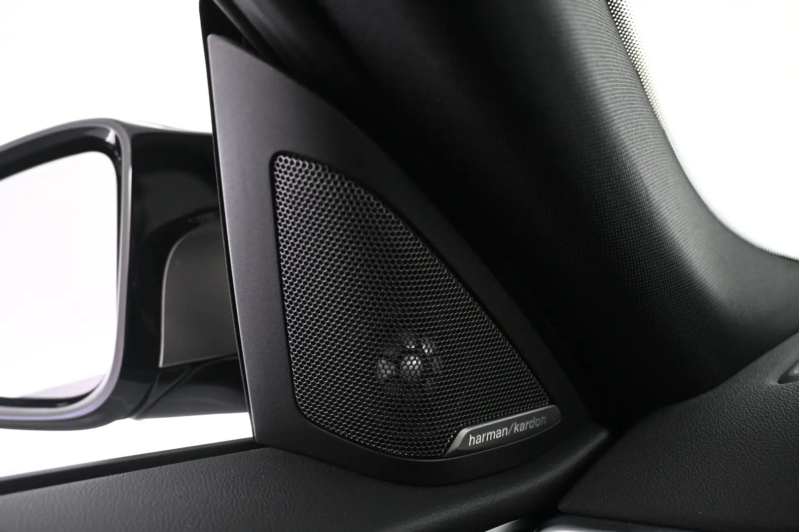 Car Image - 19UYJc9TFAEf7pSRHPe5FQ