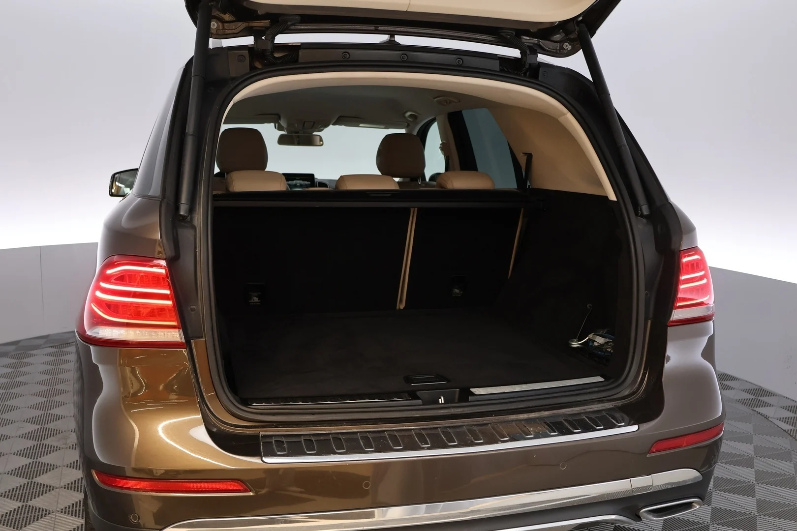 Car Image - 7xcRat8gsp4aUyGuOnkYQH