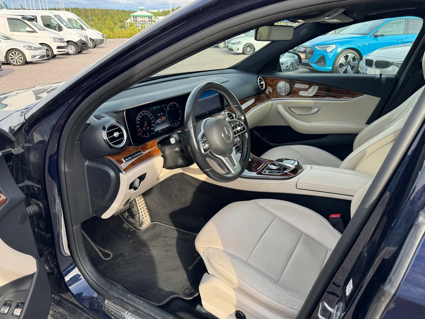 Car Image - 4Z1RplYqtInSv2VLqeYtYj