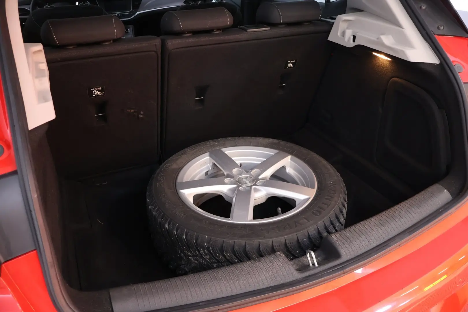 Car Image - 44WDqJX0Acq4Fl4XoEUSVr
