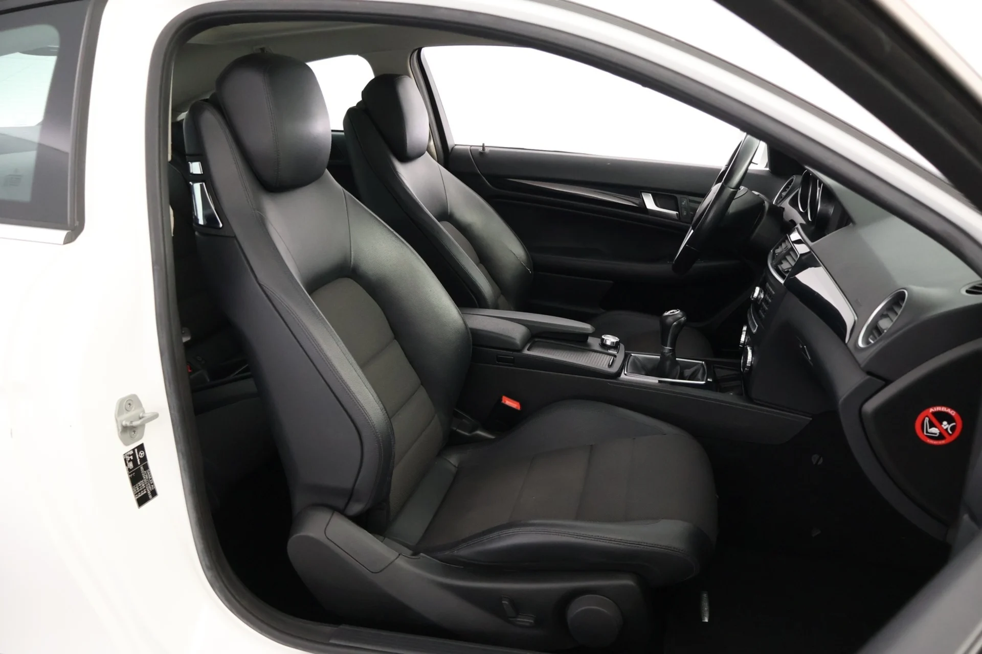 Car Image - oP04T9pJm3N47f6fYm6p2