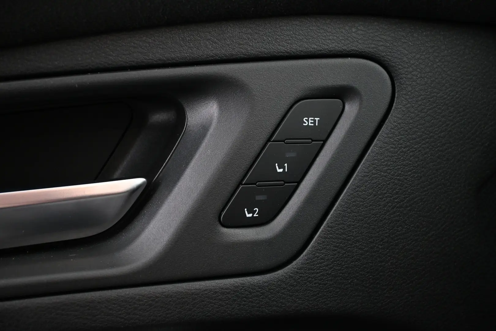 Car Image - 3buv8lZPNJabYHL6roycgK