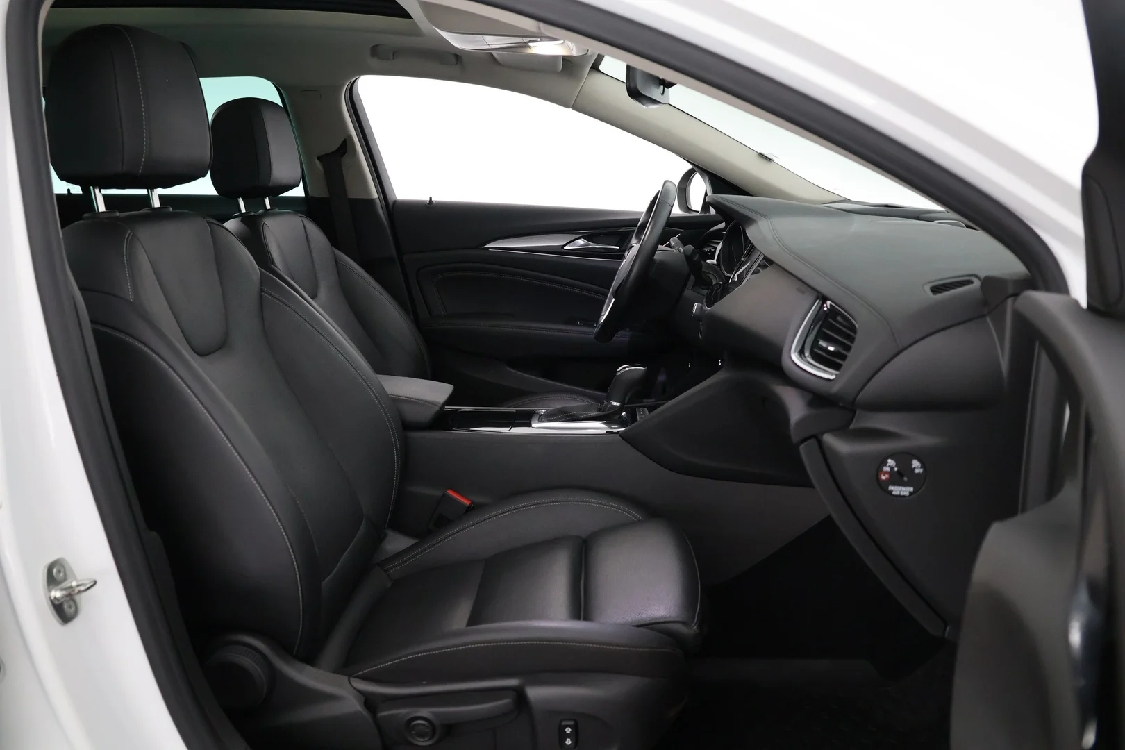 Car Image - 32XrjrrLno3xYp6ljFl9pZ