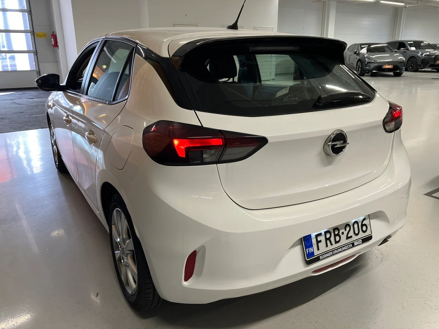 Car Image - 5cfbUiH8iBGAR4c1Fu9yZq