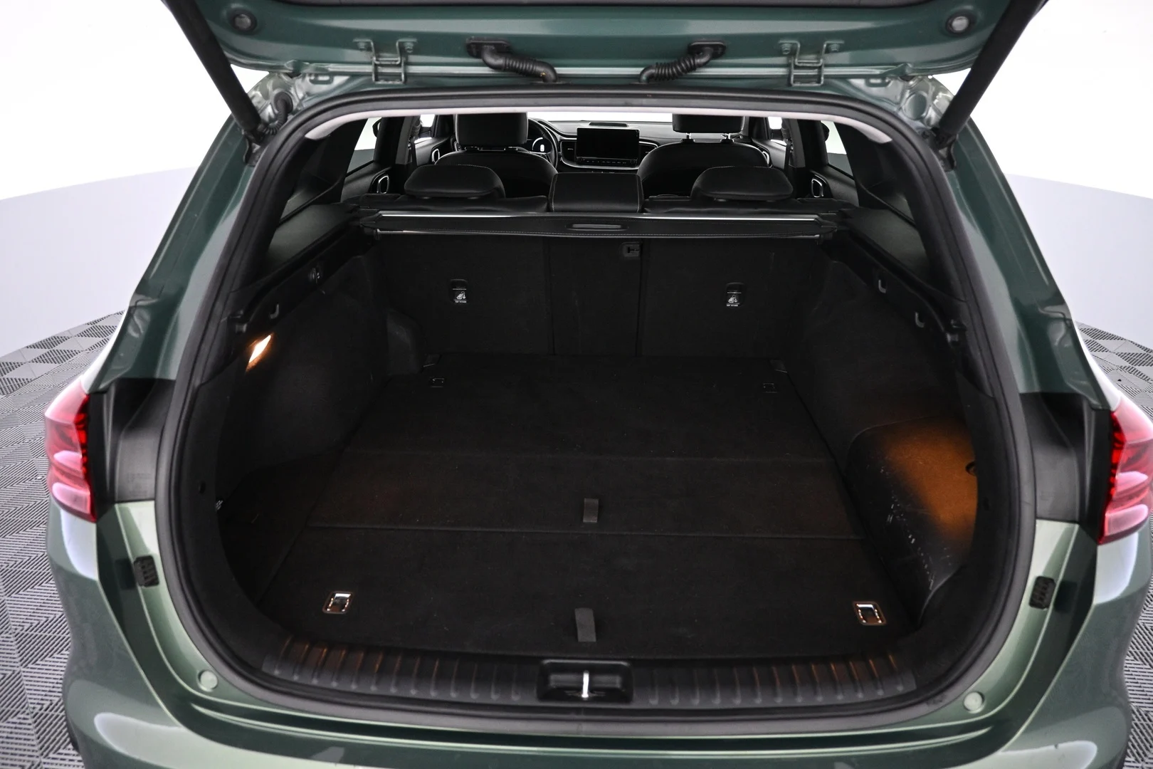 Car Image - 7lYoRTIzRgFmbeWvzYjFm5