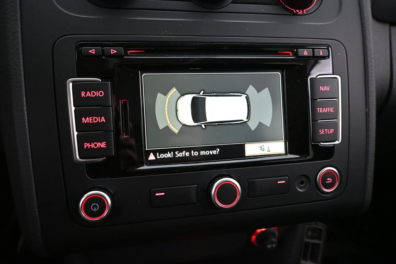 Car Image - 3IVJxxnVImVaTliDIR8Ewf