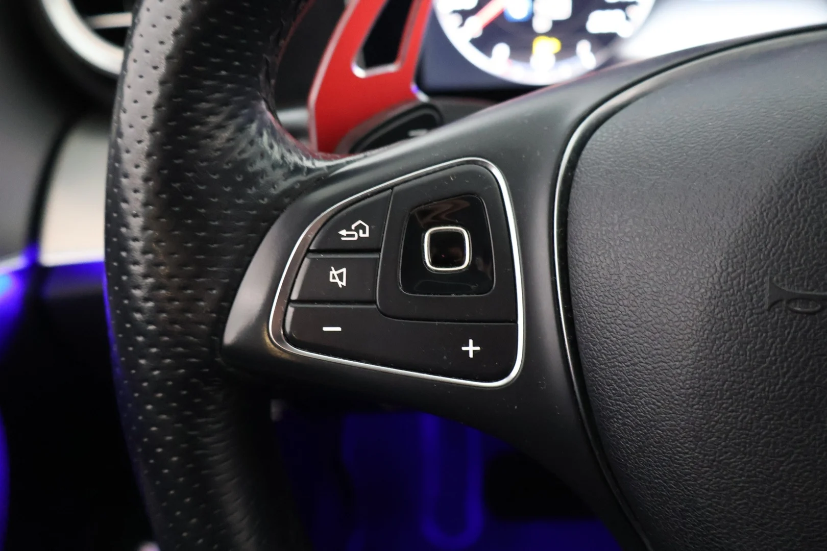 Car Image - Lrtfdro64OjXvkhplnaWo