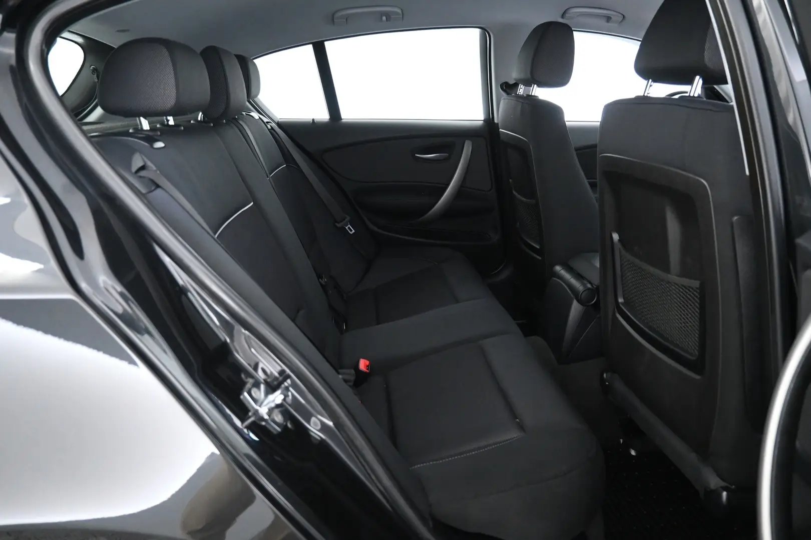 Car Image - 6SX8zRqDOWgMatmgcEHNxe
