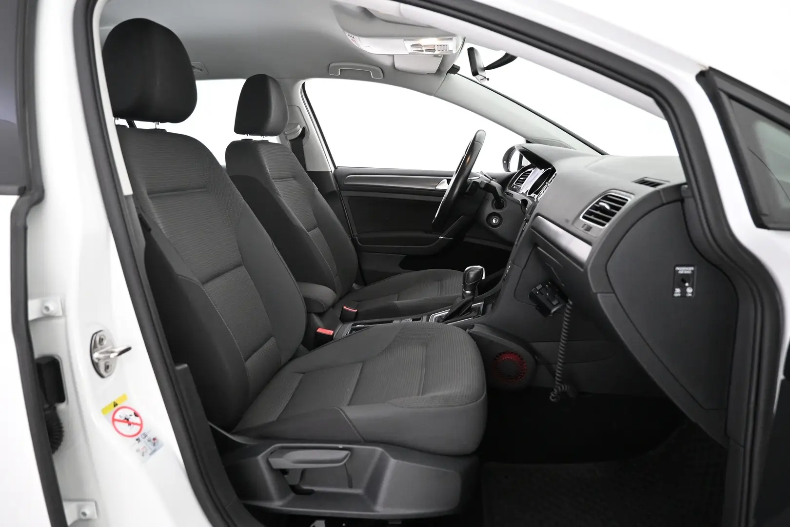 Car Image - 2DR7Ow70Xvn5tIHEfbgVDG