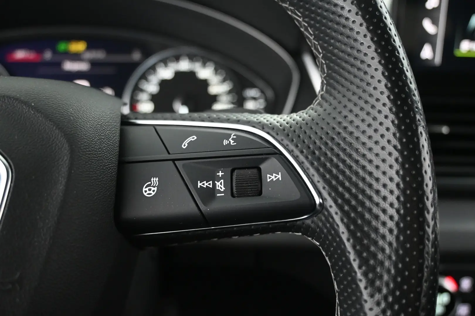 Car Image - 27QmQ9zfGBD6VHxK5mPBhl