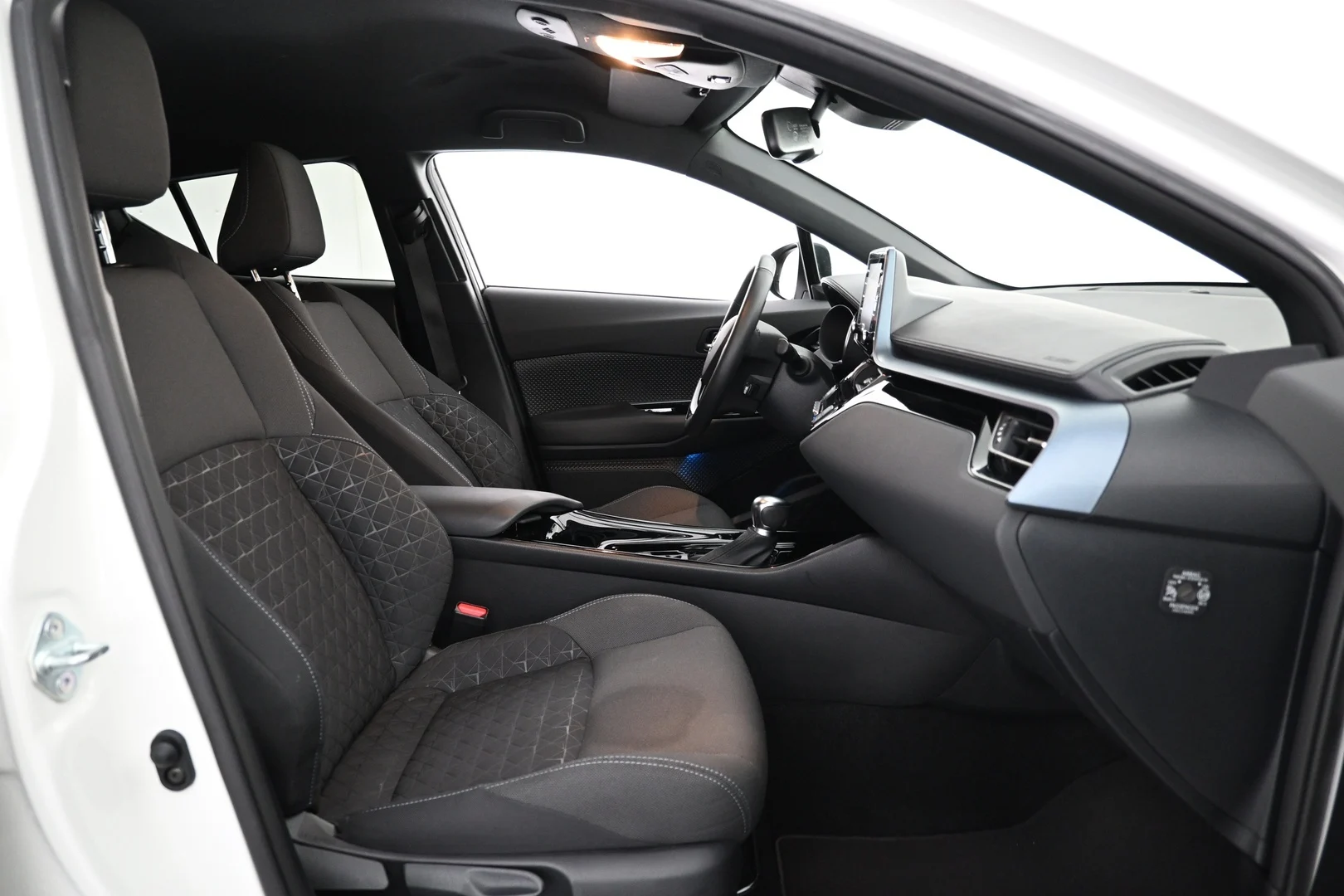 Car Image - 6vRWNxNsr0WOamAvYTMVAZ