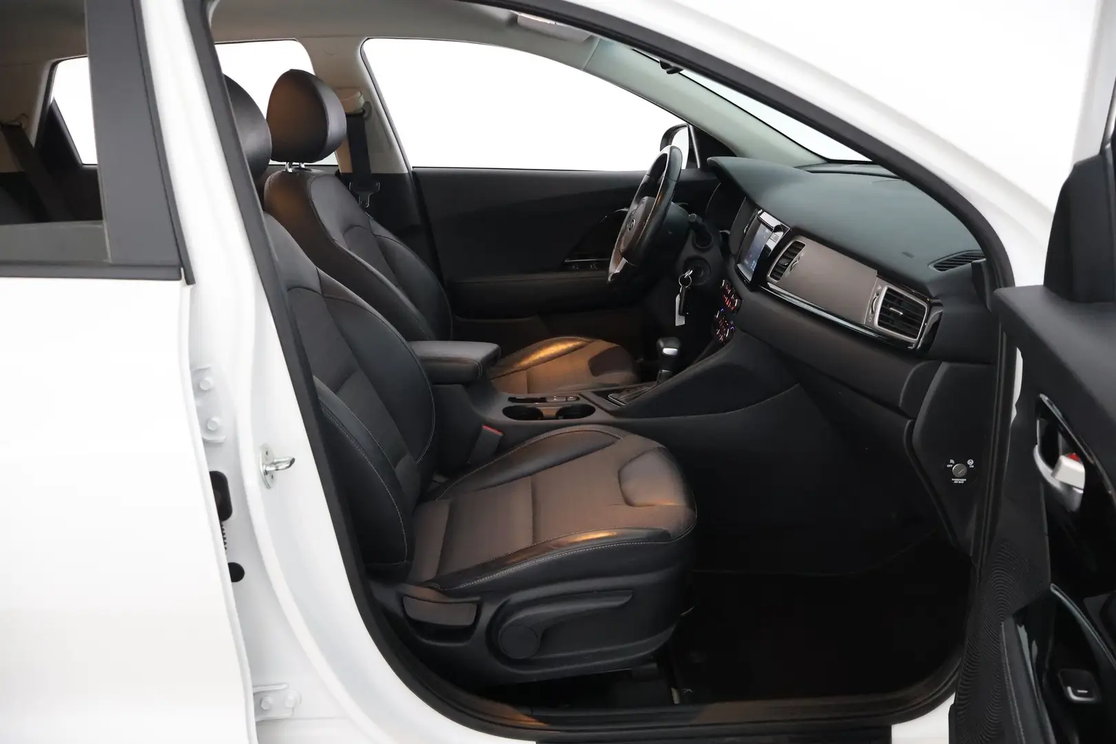 Car Image - 6j9RTFJLX1DNsgNUEtrq4K