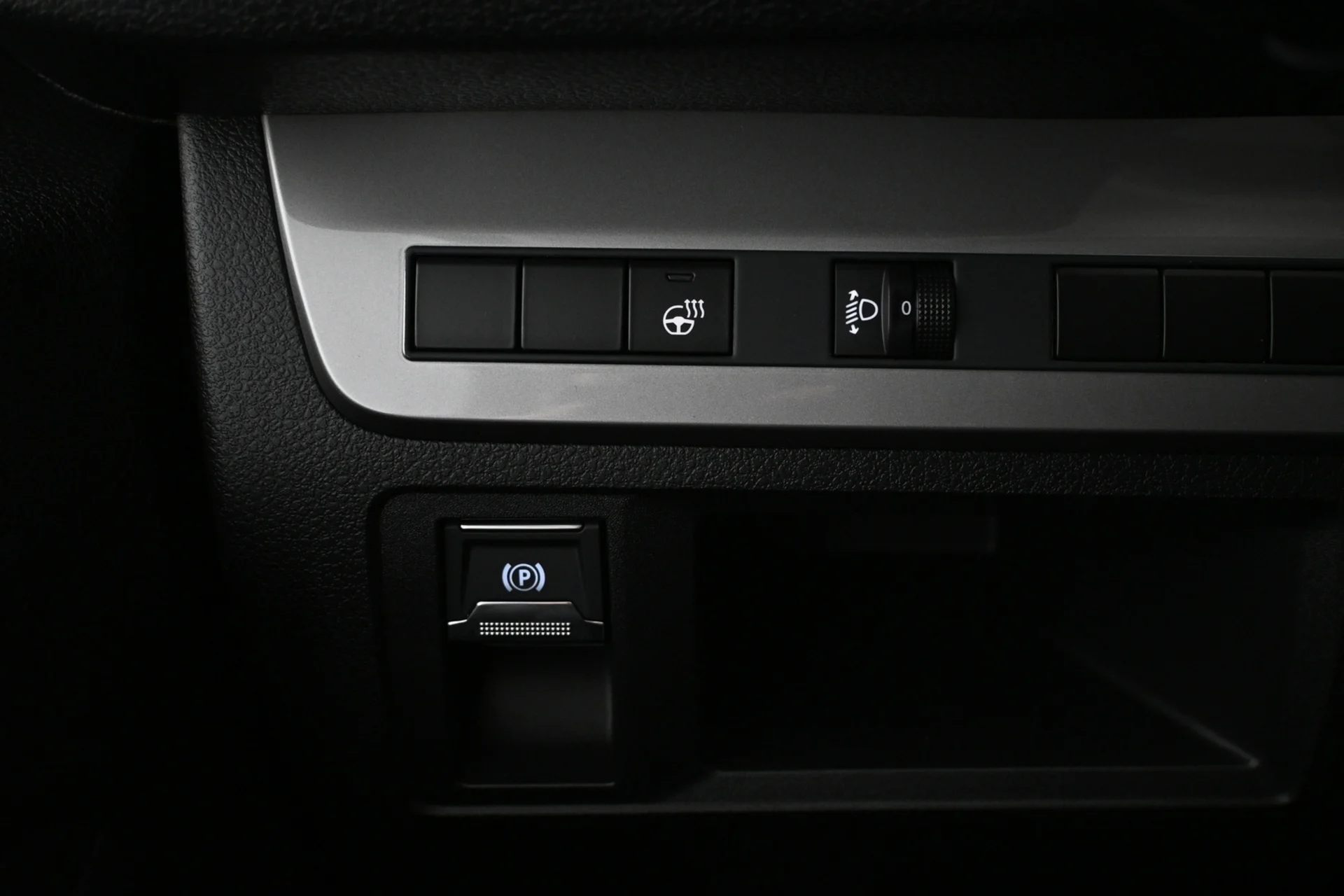 Car Image - 15fYWIucrC8564XunCkOSt