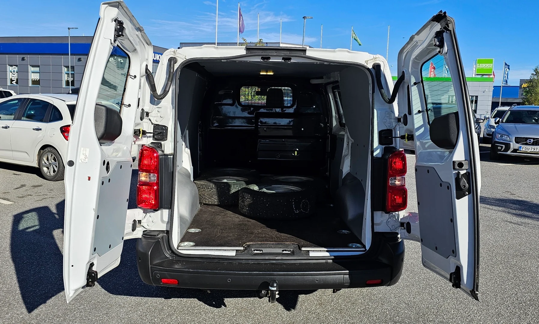 Car Image - 3sFyvnELfzrCNMdR7gFdZD