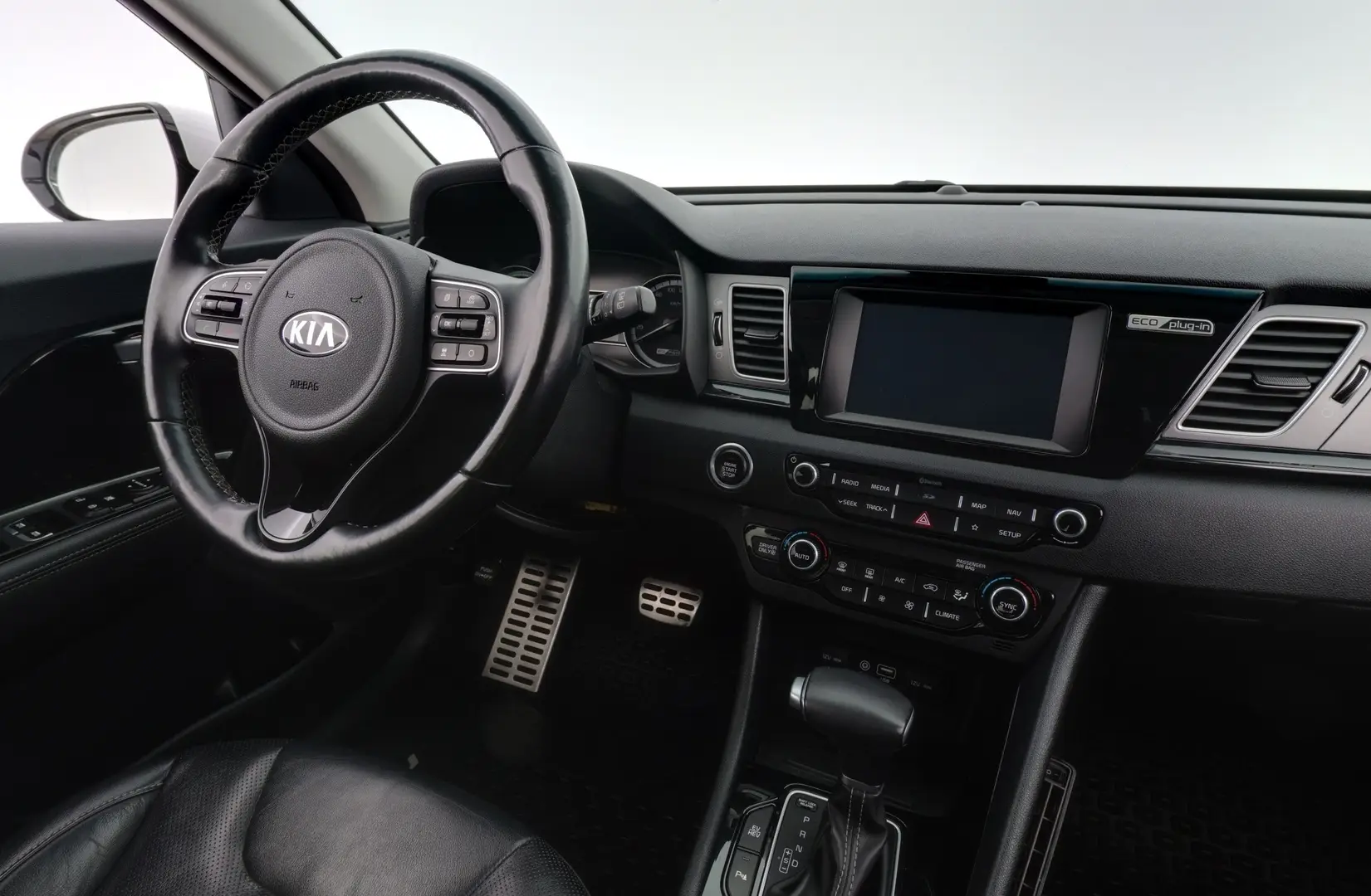 Car Image - 2mkQt3Zs3IbKnHy2AU8rzz