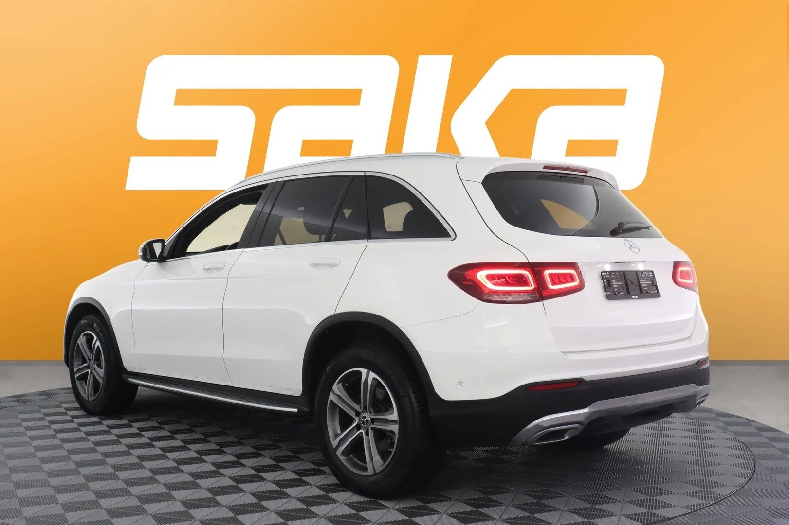 Car Image - 1YbaAPaxvETZtQ7R6rz4pE