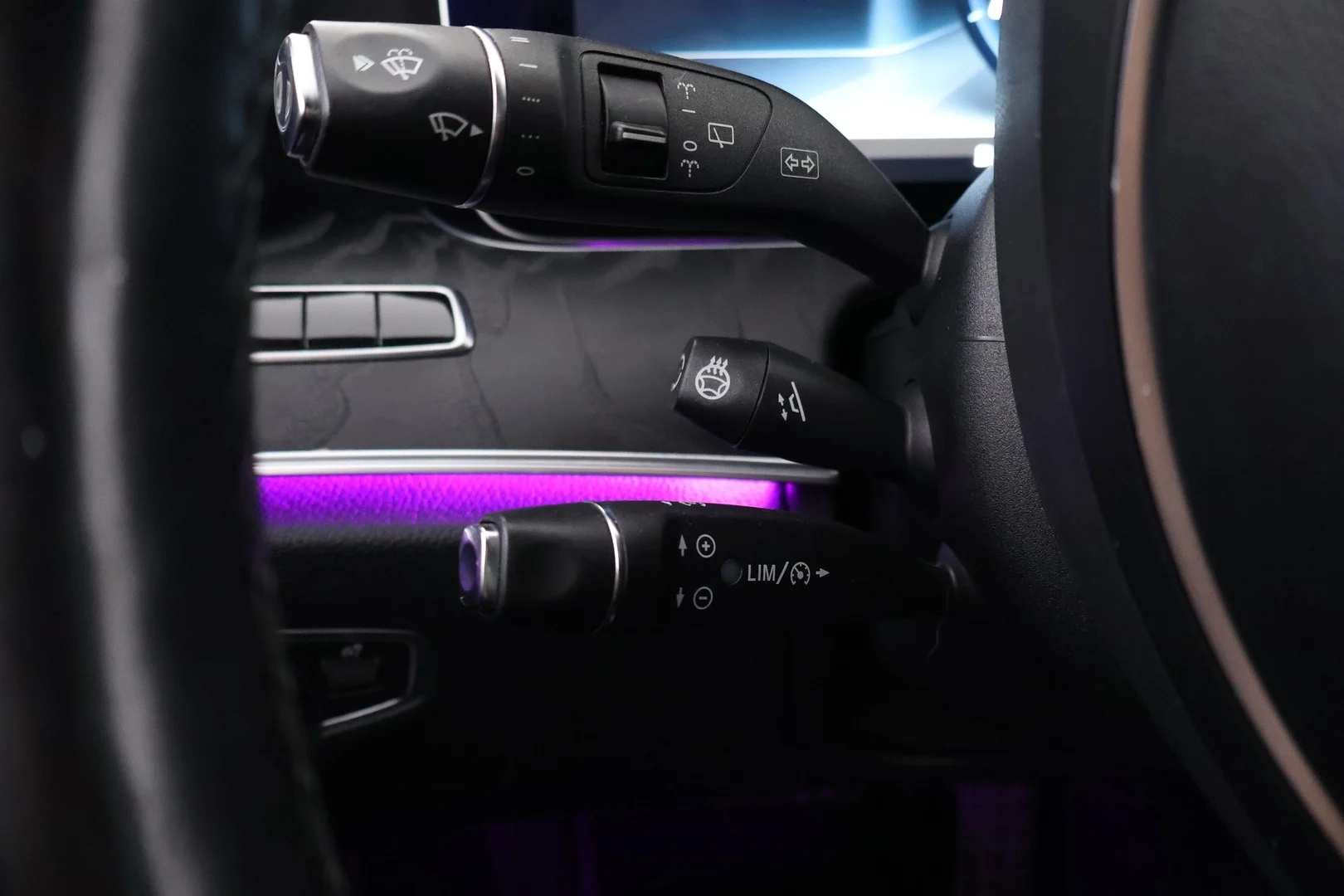 Car Image - 4Q6eMhsxFGzJGfVZ211ngx