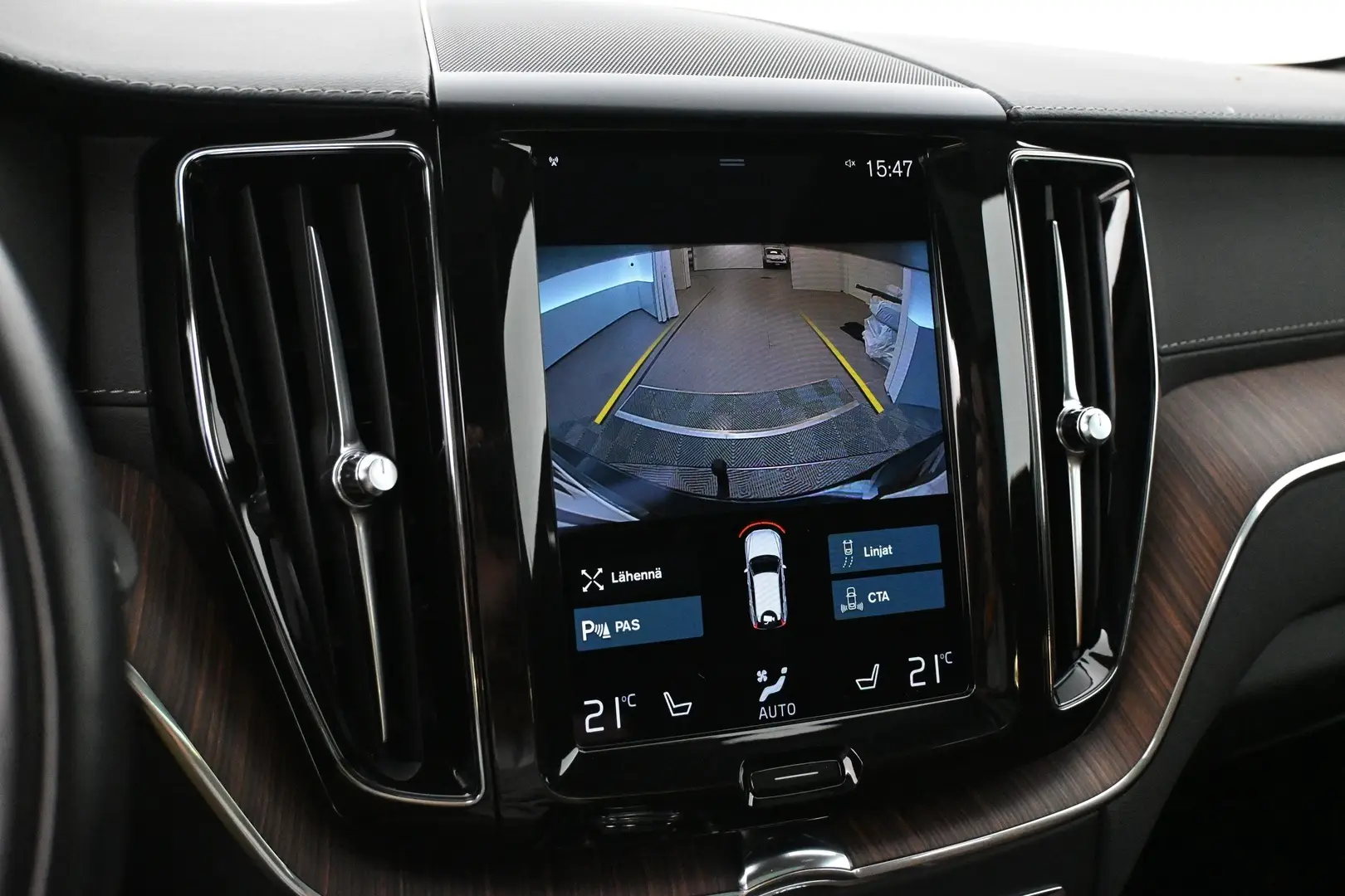 Car Image - 1MlQn8DsFCXD1x4hMzlZZk