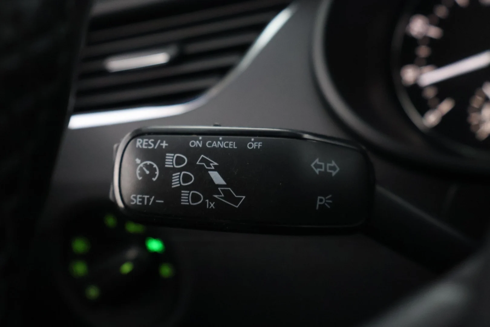 Car Image - 6Lm6AhTGhhcbybnQITl4iu