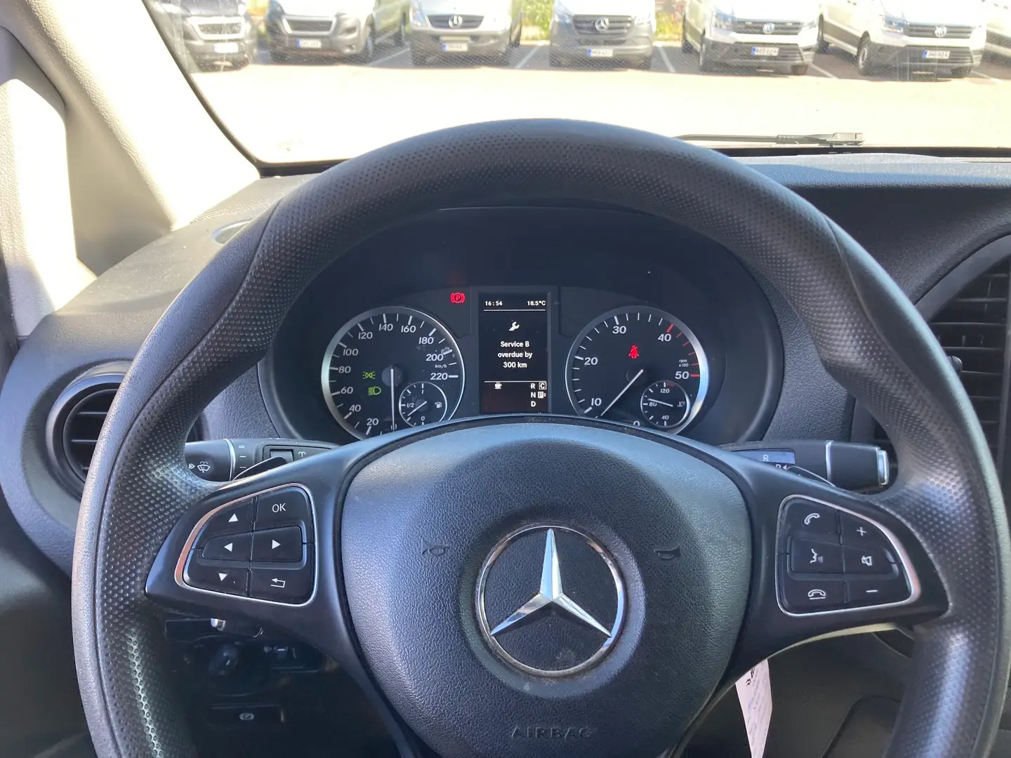 Car Image - 13WitkU37WaxrYv8FqY19F