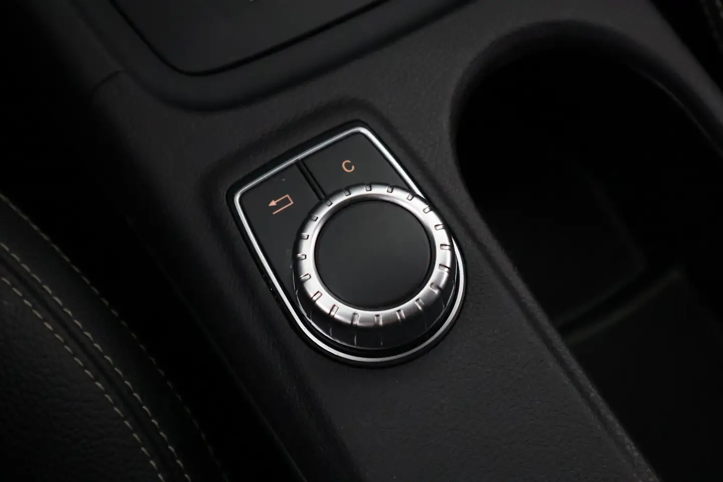 Car Image - 1DB176wg28Jr9Jg69QGBKD