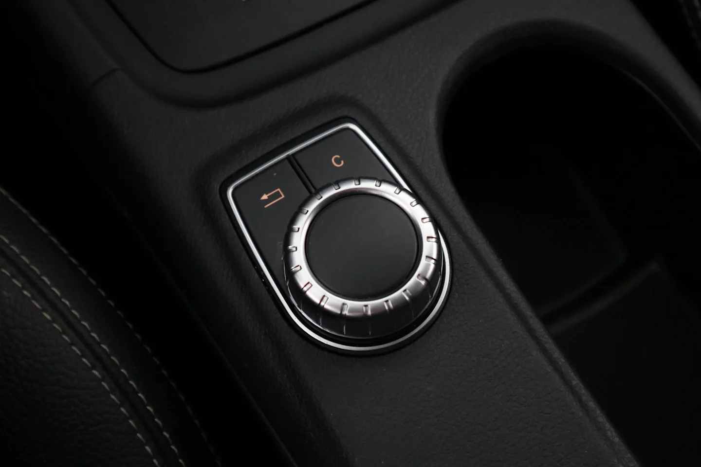 Car Image - 1DB176wg28Jr9Jg69QGBKD