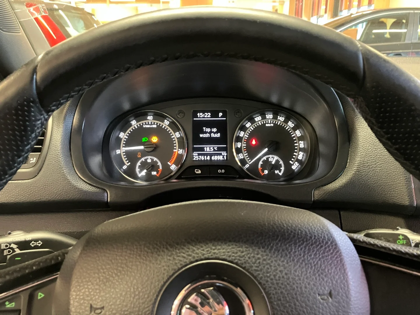 Car Image - 2oneYdaxzRE82z4yujwDCB