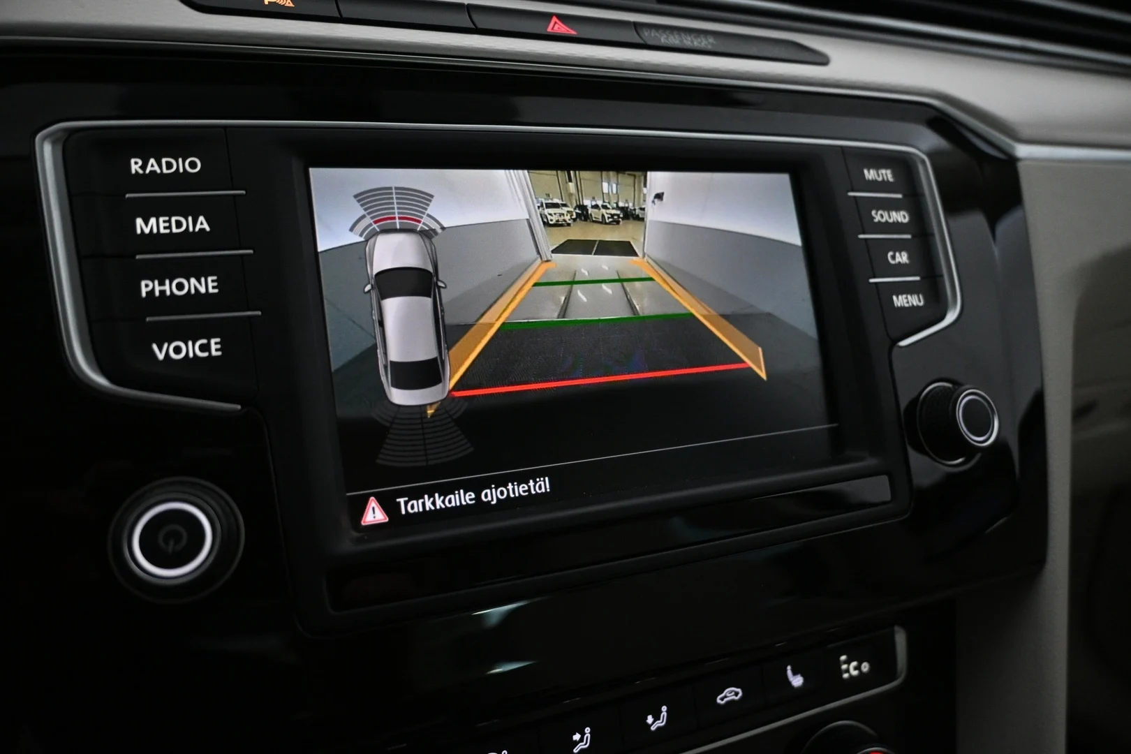 Car Image - 6BG19eRj2LxopuJ496m5u7