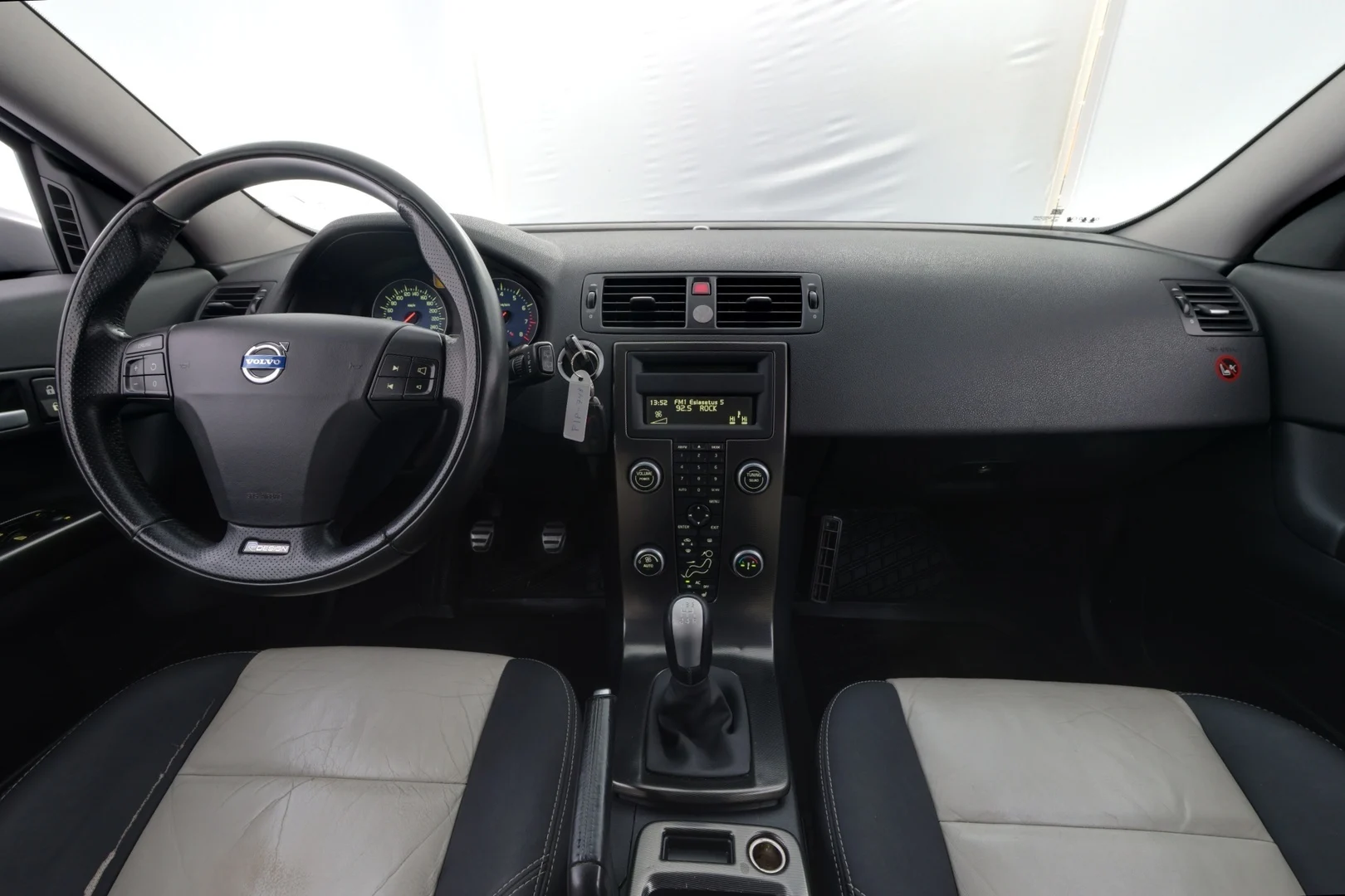 Car Image - 4njNFvgGB0f5997EOcOPRg
