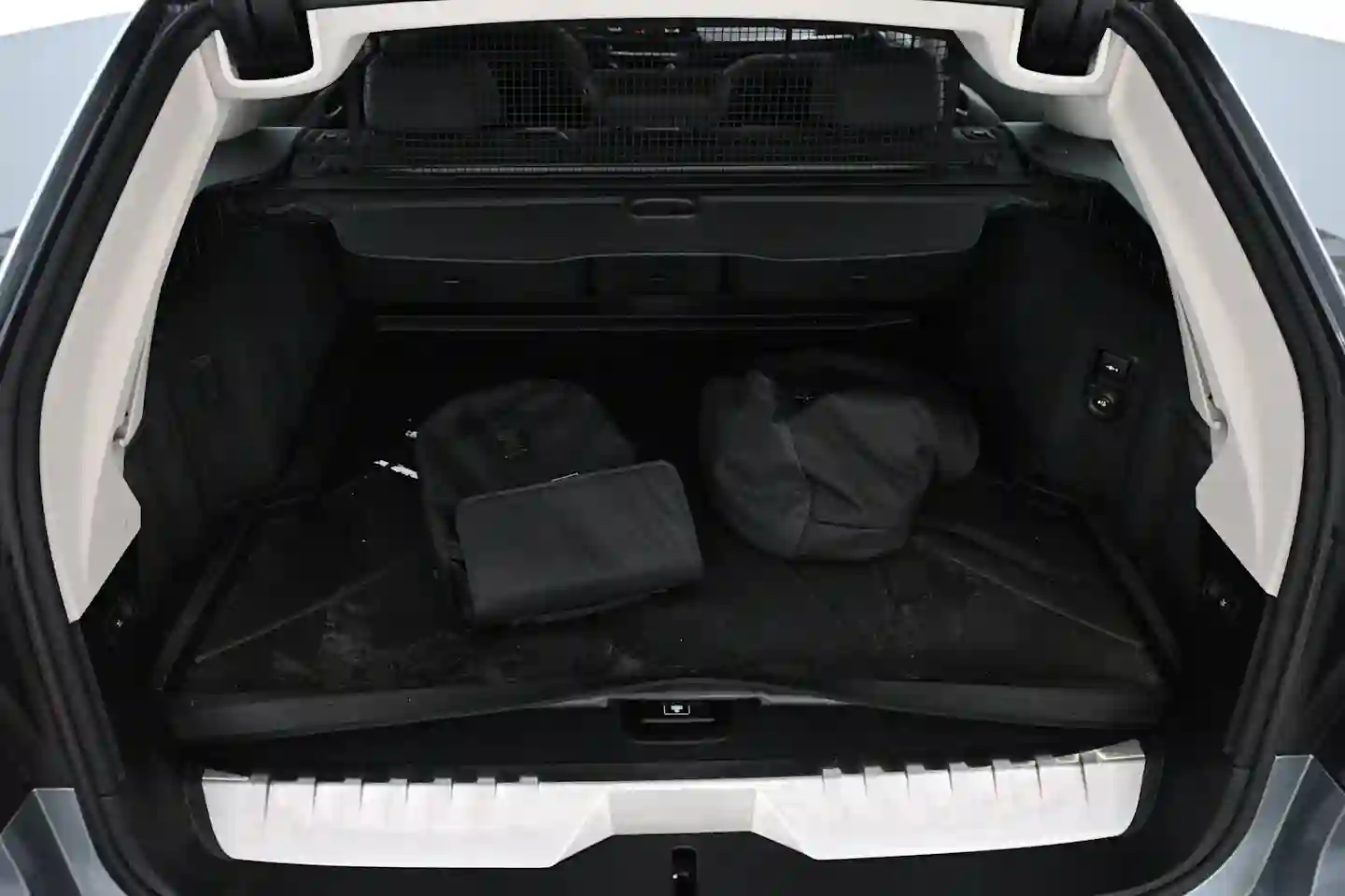 Car Image - kr7pnG4mbAKGMarqEtShd