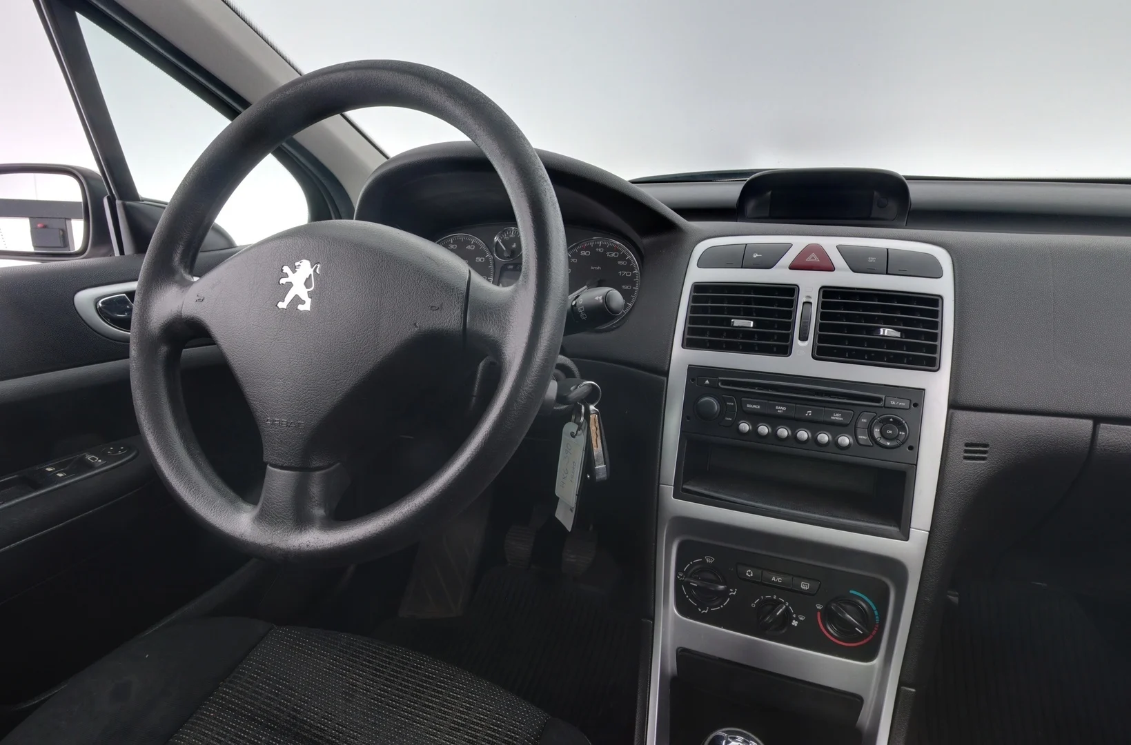 Car Image - 5jyXIKhiuwayWbooB9NfN6