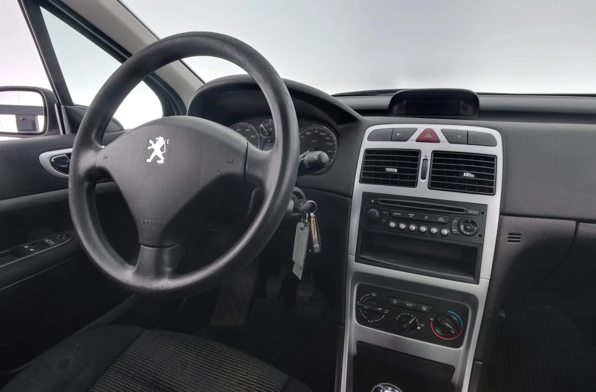 Car Image - 5jyXIKhiuwayWbooB9NfN6