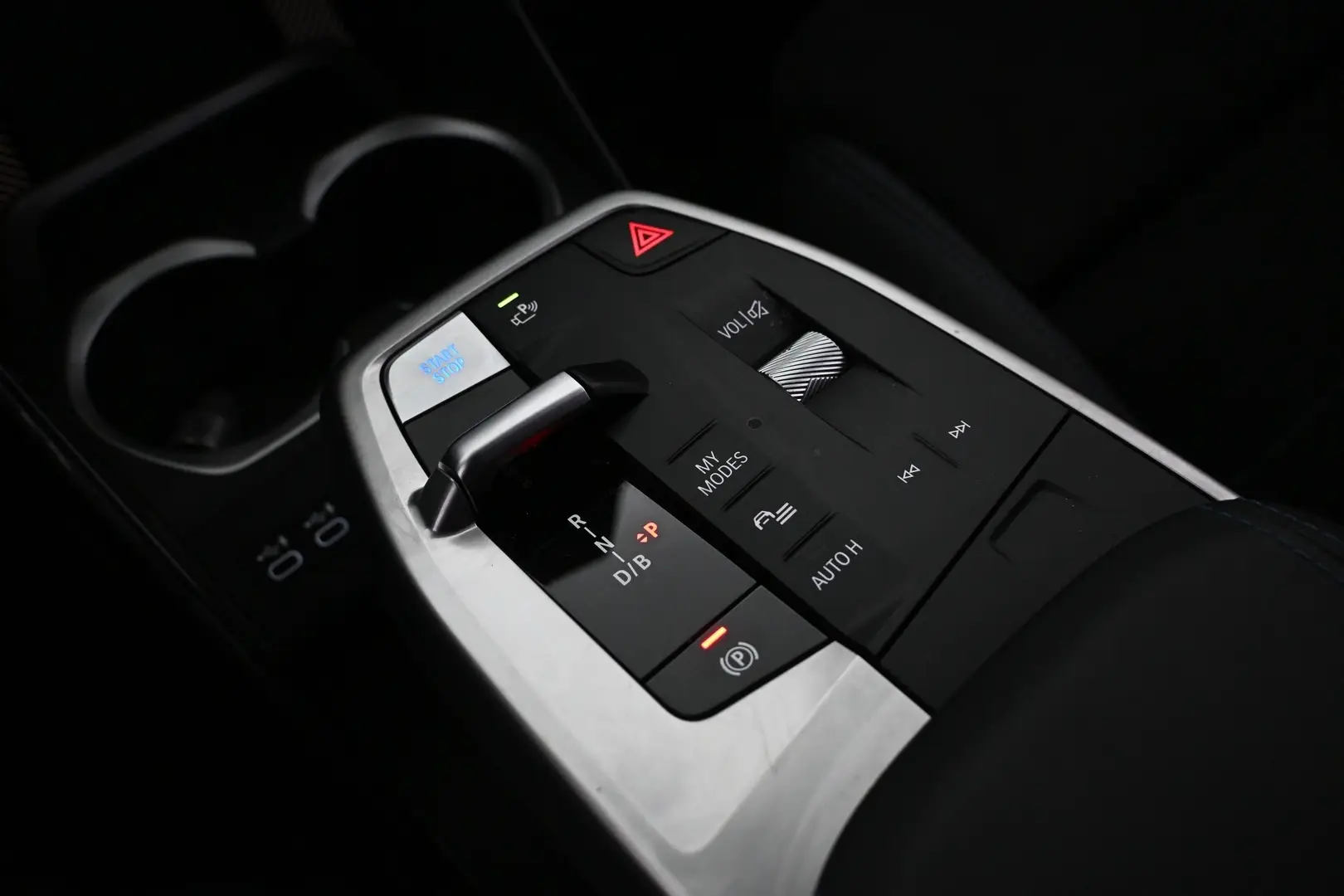 Car Image - 8UoyETj0ghXrX5uJyuiPC