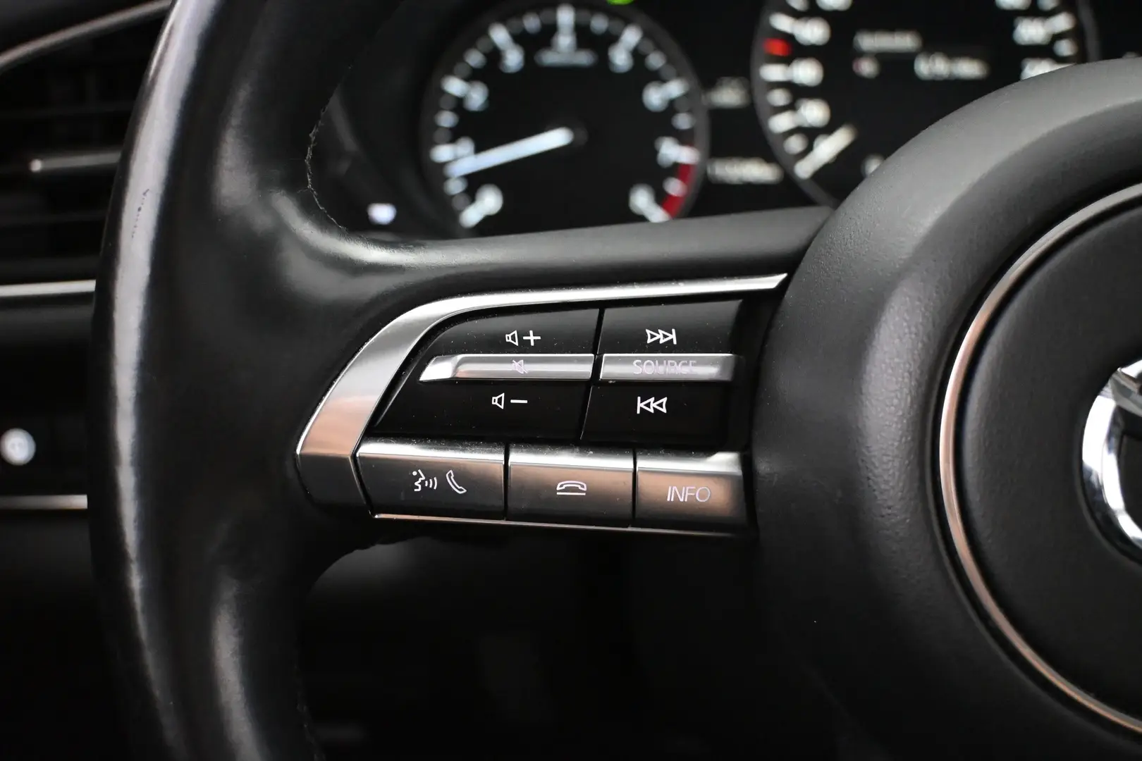 Car Image - Aj5P9XmHDsNuKAKDMcPtd