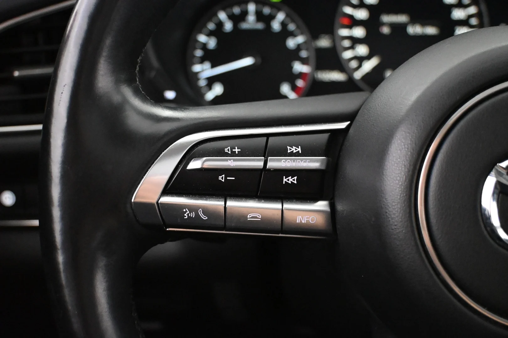 Car Image - Aj5P9XmHDsNuKAKDMcPtd