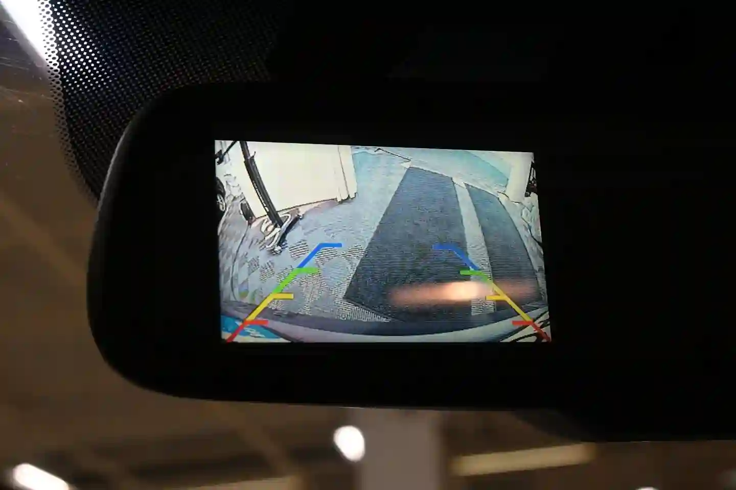 Car Image - 67lDgxFYsF8c4OdE6o2lP5