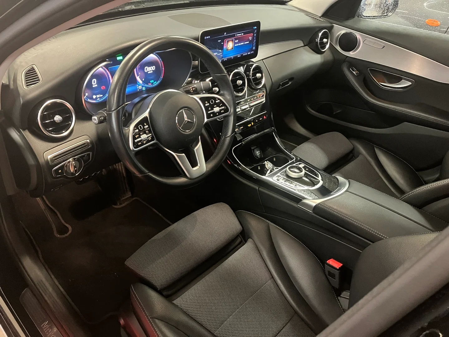 Car Image - 10CGXMVdEwww0aH1dKhbQR