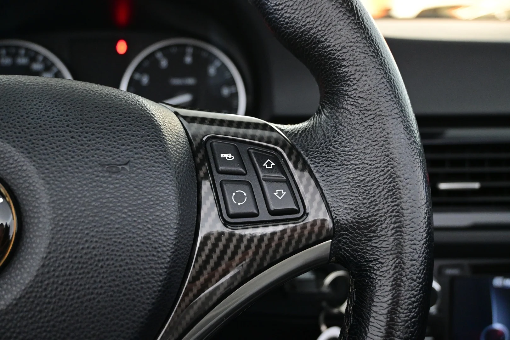 Car Image - aAPX3ZTVSTD913xkr6X7H