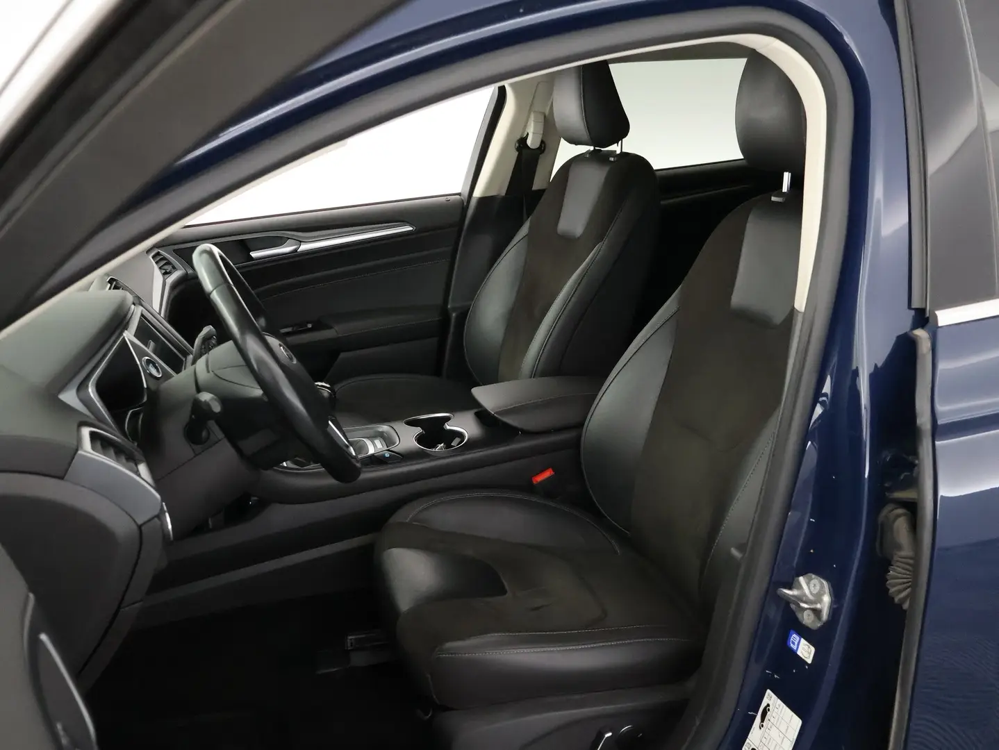 Car Image - 3v67daoaEbAz8VbwnudmME