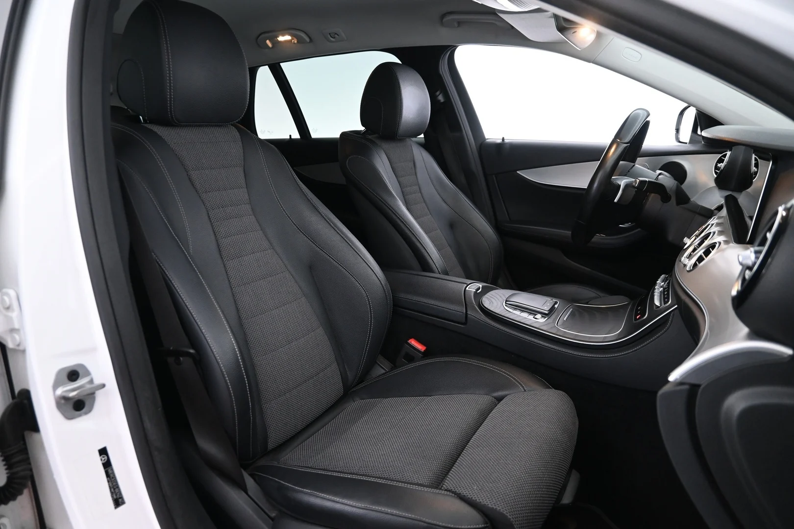 Car Image - 3WMouNXERlvY8n7f1Eqjdf