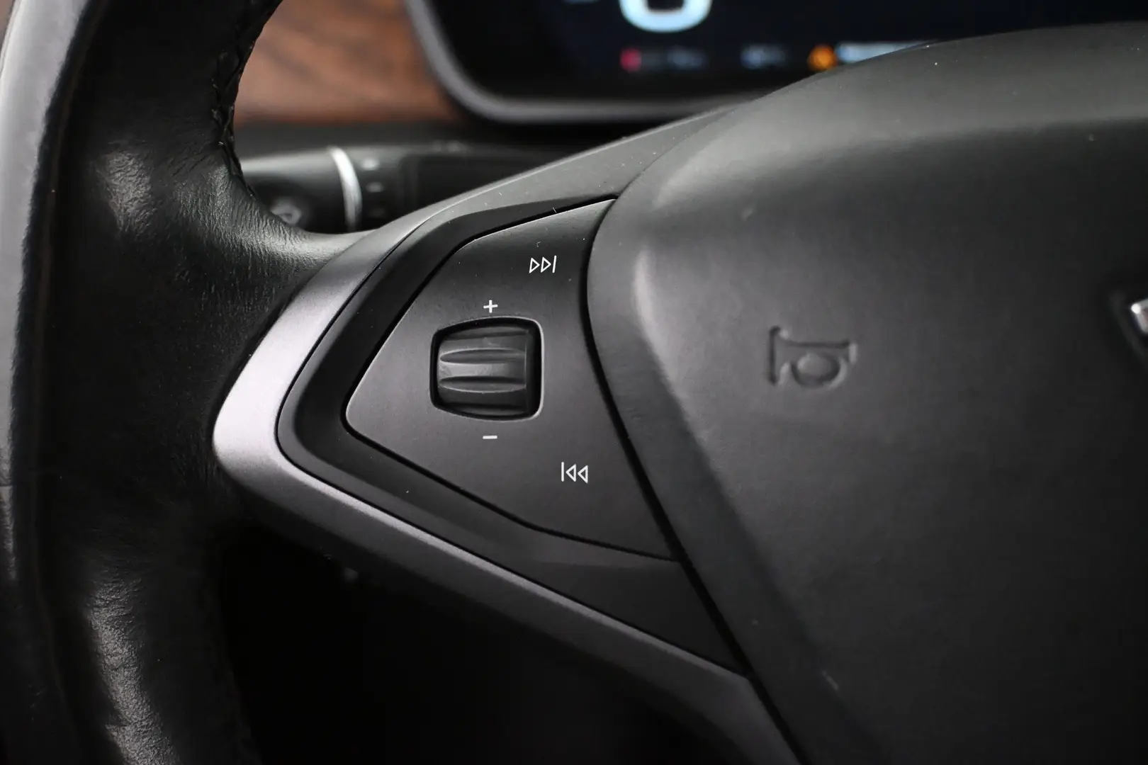 Car Image - 5dEs1iWqUxsbUQM4acGNNN