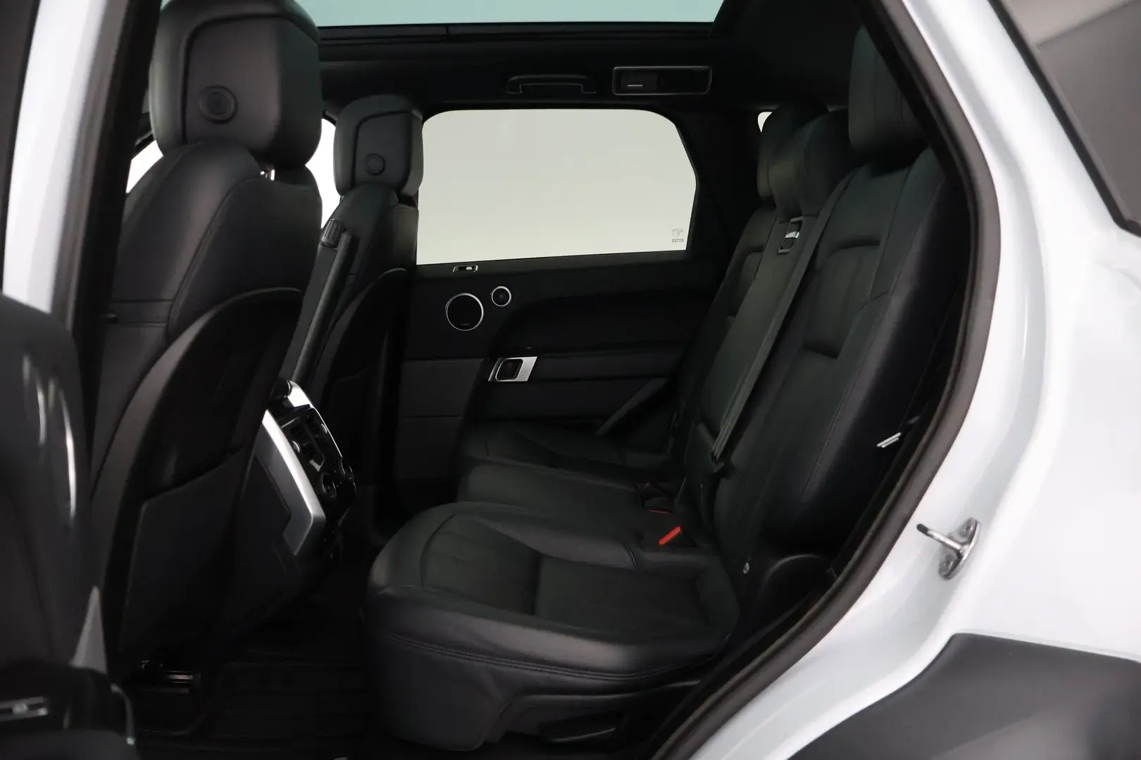Car Image - 1fV3sgBhdwh82Hho9hR81m