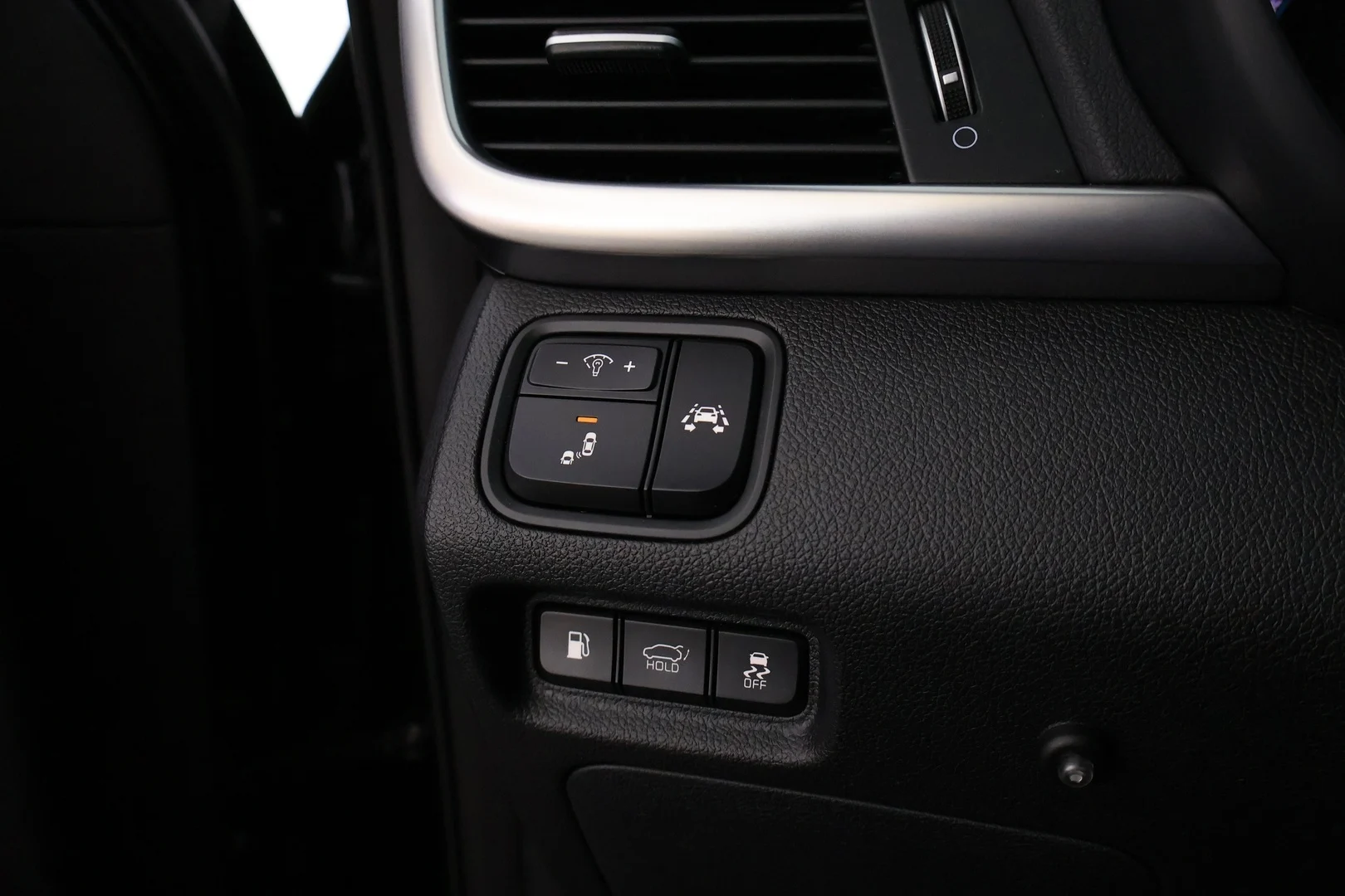 Car Image - 7zwAzq7naGkWZOiazDWP8F