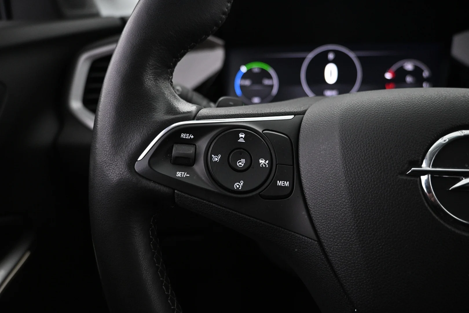 Car Image - 5xDAt1UqKwBe0EISvuj3fL