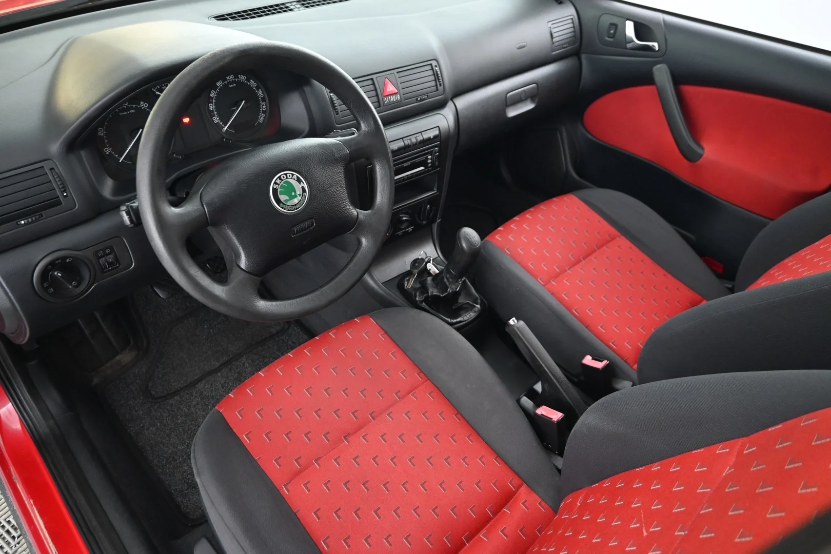 Car Image - 1UiOgzb31OzfYzTtwq638D