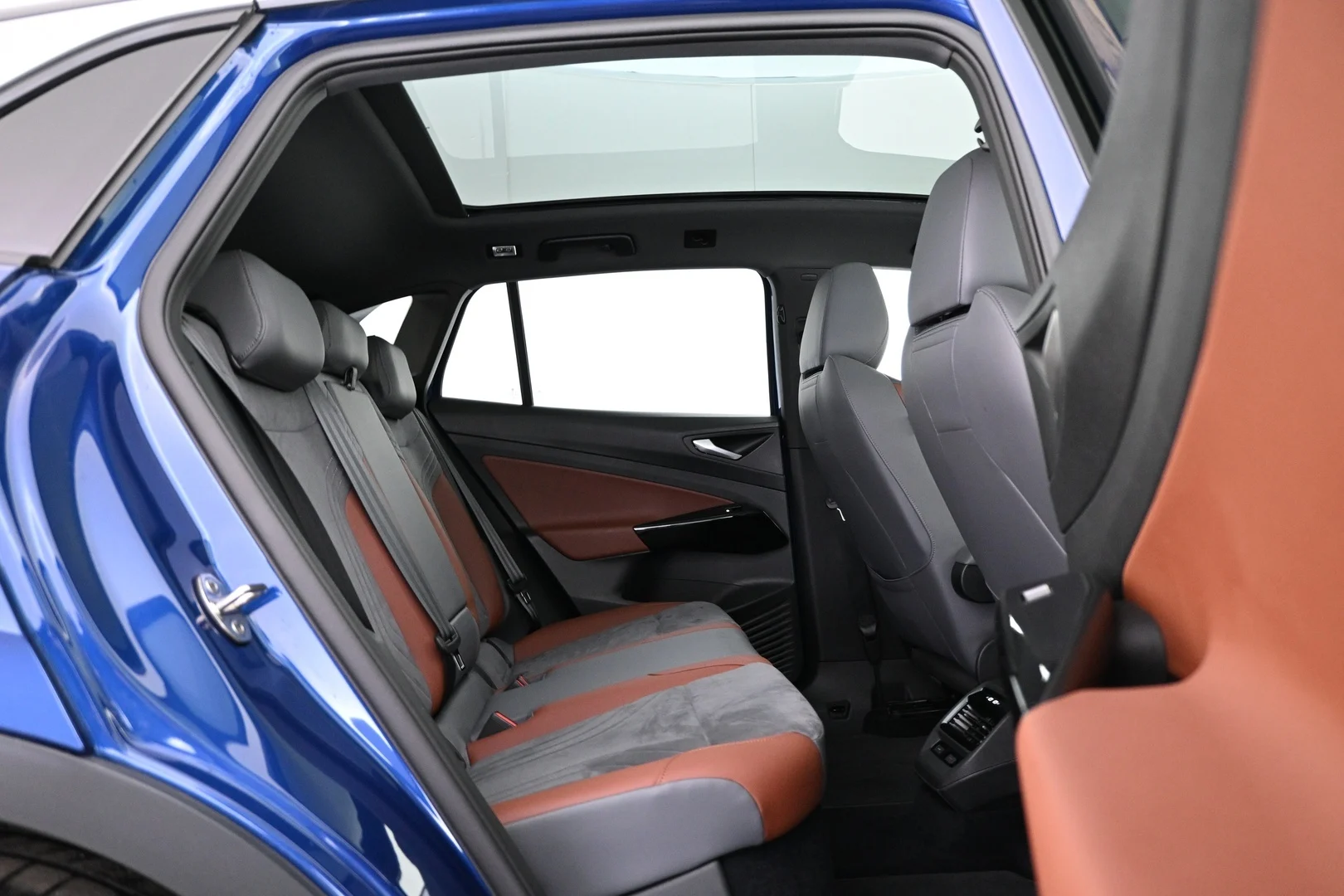 Car Image - 44DVZDUFhNUfRM1o81UsJx